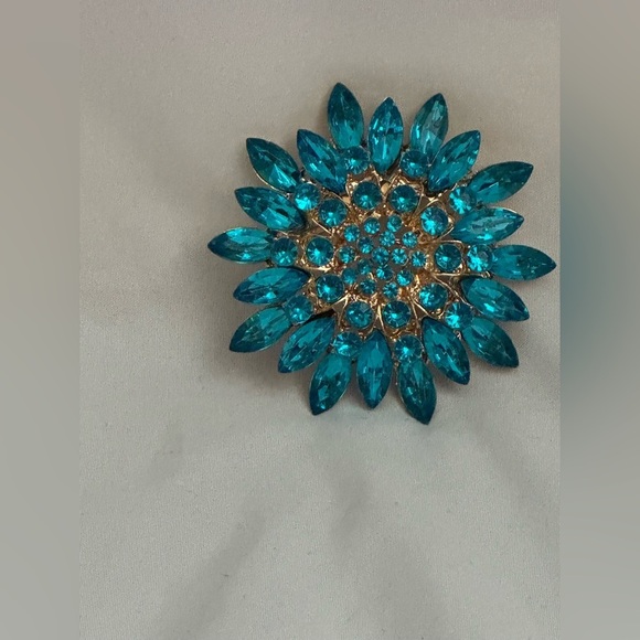 Vintage Blue Crystal Brooch - Picture 1 of 2